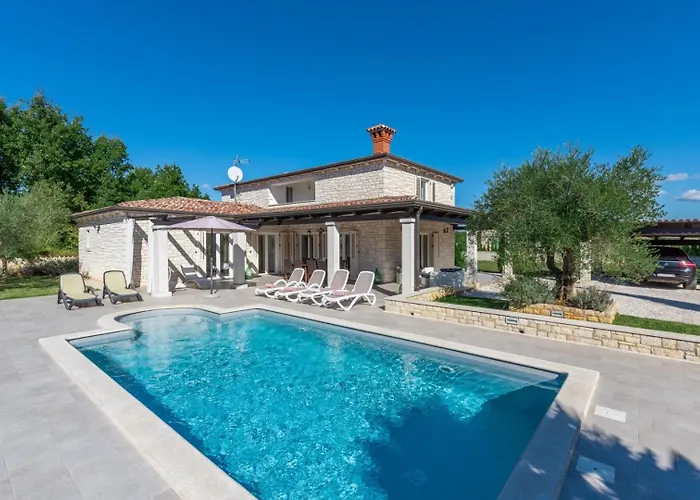 Mali Raj Vila Zikovici